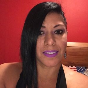 Meet your Posher, Lina